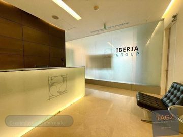 Venta amplia oficina en Santa Fe - Moderno corporativo