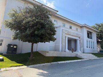 CASA EN VENTA EN LAS MISIONES SANTIAGO NUEVO LEON