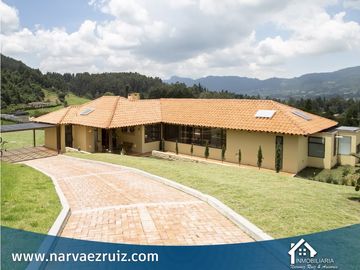 Hermosa Casa Campestre a Puerta Cerrada en Tabio Río Frío Oriental