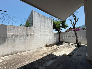 CASA EN RENTA EN CONTRY