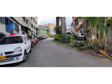 Se Arrienda Casa en Manrique Central