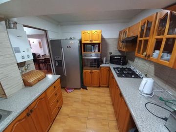 Venta a pasos del Balneario. Avenida república de Croacia