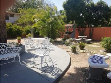 SE VENDE CASA EN CORONADO 1048 M2 CON PISCINA CERCA DE LA PLAYA