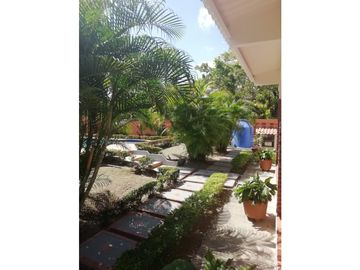 SE VENDE CASA EN CORONADO 1048 M2 CON PISCINA CERCA DE LA PLAYA