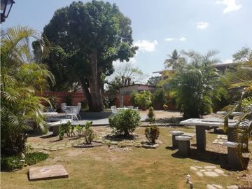 SE VENDE CASA EN CORONADO 1048 M2 CON PISCINA CERCA DE LA PLAYA