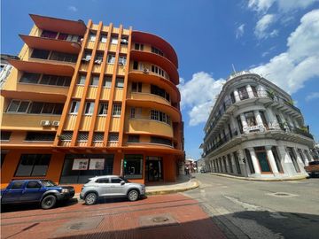 CASCO VIEJO / PLAZA CENTRAL / 120M / 2 BAÑOS / COCINA / MEZZANINE