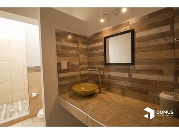 VENTA CASA ADOLFO GUEMES AL 500