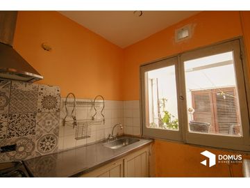 VENTA CASA ADOLFO GUEMES AL 500