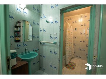 VENTA CASA ADOLFO GUEMES AL 500