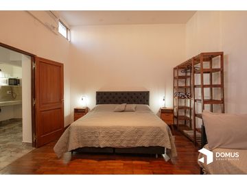 VENTA CASA ADOLFO GUEMES AL 500