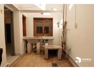 VENTA CASA ADOLFO GUEMES AL 500