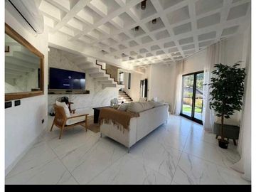 VILLA CARLOS PAZ–BARRIO COSTA AZUL‼PROPIEDAD ÚNICA CON VISTA AL LAGO