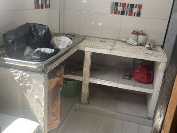 🏠 SE VENDE CASA COMERCIAL Y RESIDENCIAL | 4 NIVELES | BARRIO IGNACIO RENGIFO   A  UNA CUADRA DEL POPULAR