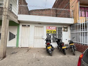 Vendo Casa  De 2 Pisos barrio  rodeo  en la ciudad de cali