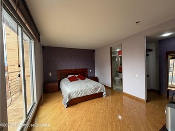 Apartamento en Bogotá (Bogota D.C.) RAH CO: 26-573
