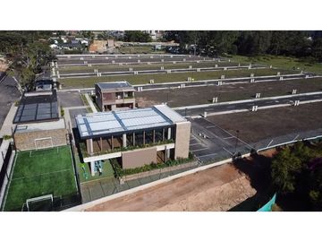 Venta lote residencial en Llanogrande para construir en unidad cerrada