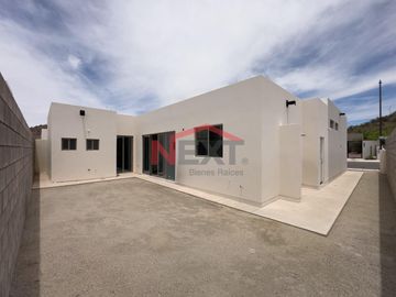 CASA EN VENTA EN LA MIRADA RESIDENCIAL