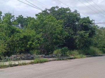 Terreno en Venta en Temozon Norte cerca edificio SKY