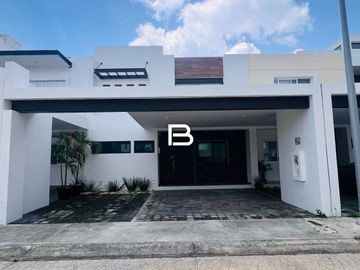 Casa en Aqua Residencial
