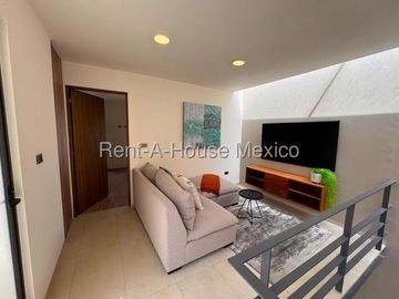 Casa en Venta en Zire | Doble Altura y 3 Recámaras RAH2331