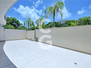 Departamento en Venta y Renta en Cancún en Cumbres Taina con Amplia Terraza