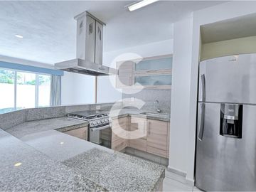 Departamento en Venta y Renta en Cancún en Cumbres Taina con Amplia Terraza