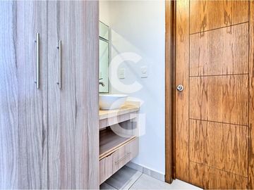 Departamento en Venta y Renta en Cancún en Cumbres Taina con Amplia Terraza