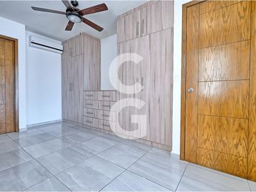 Departamento en Venta y Renta en Cancún en Cumbres Taina con Amplia Terraza