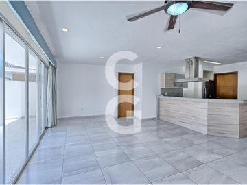 Departamento en Venta y Renta en Cancún en Cumbres Taina con Amplia Terraza