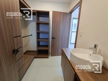 CASA EN VENTA DE UNA PLANTA EN LADERAS DEL REJON