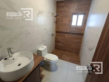 CASA EN VENTA DE UNA PLANTA EN LADERAS DEL REJON