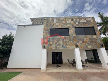 CASA EN RENTA EN COL. CENTENARIO