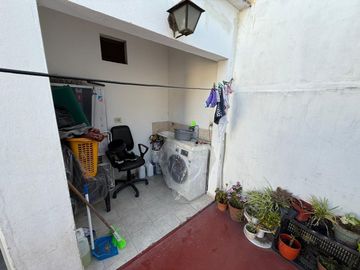 VENTA PH 2 DEPARTAMENTOS UN DORMITORIO CON PATIO