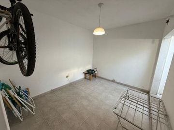 VENTA PH 2 DEPARTAMENTOS UN DORMITORIO CON PATIO