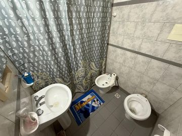 VENTA PH 2 DEPARTAMENTOS UN DORMITORIO CON PATIO