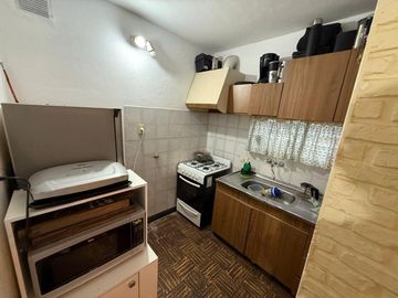 VENTA PH 2 DEPARTAMENTOS UN DORMITORIO CON PATIO