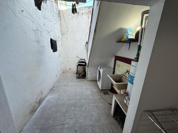 VENTA PH 2 DEPARTAMENTOS UN DORMITORIO CON PATIO