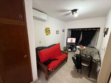 VENTA PH 2 DEPARTAMENTOS UN DORMITORIO CON PATIO