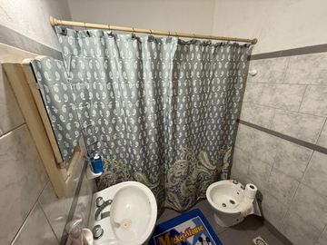 VENTA PH 2 DEPARTAMENTOS UN DORMITORIO CON PATIO