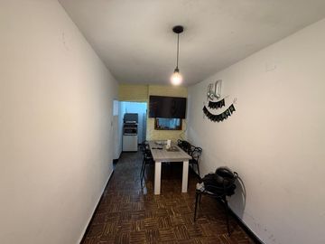 VENTA PH 2 DEPARTAMENTOS UN DORMITORIO CON PATIO