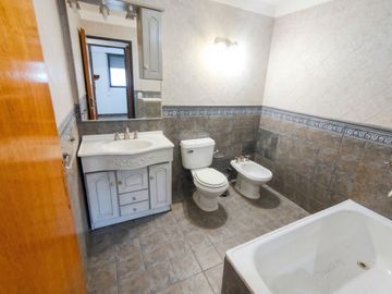 Venta  PH  tipo Casa 5 ambientes Villa Ballester