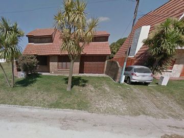 Venta casa  5 amb con parque en Santa Clara