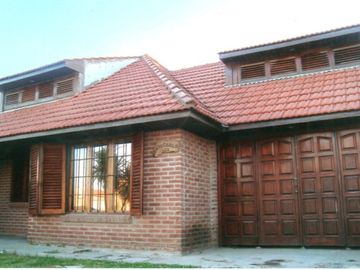 Venta casa  5 amb con parque en Santa Clara