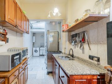 4 AMBIENTES CON PATIO EXTRA GRANDE, APTO CREDITO