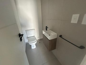 2 amb con balcon y toilette a estrenar Amenties