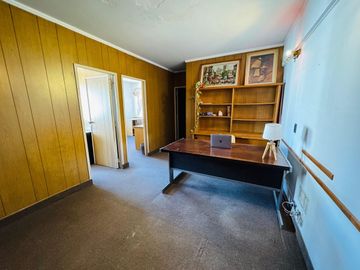 Venta oficina 3 amb en Microcentro con baulera