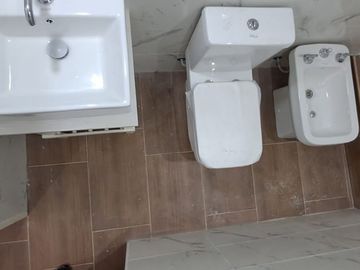 VENTA DUPLEX 3 AMBIENTES A ESTRENAR COCHERA PATIO