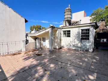 VENTA CASA LOTE PROPIO A REFACCIONAR VILLA URQUIZA