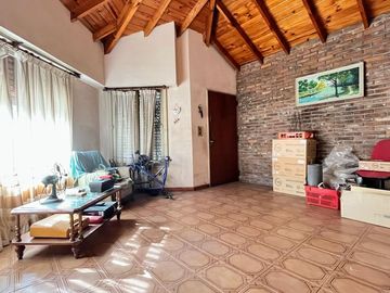 VENTA CASA LOTE PROPIO A REFACCIONAR VILLA URQUIZA