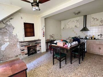 VENTA CASA LOTE PROPIO A REFACCIONAR VILLA URQUIZA